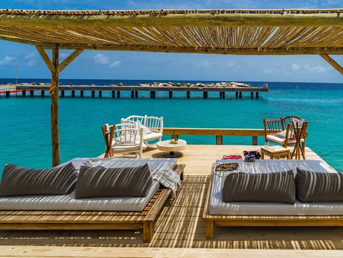 Zwembadzijdebi Papagayo Beach Hotel in Jan Thiel, Curacao foto 2