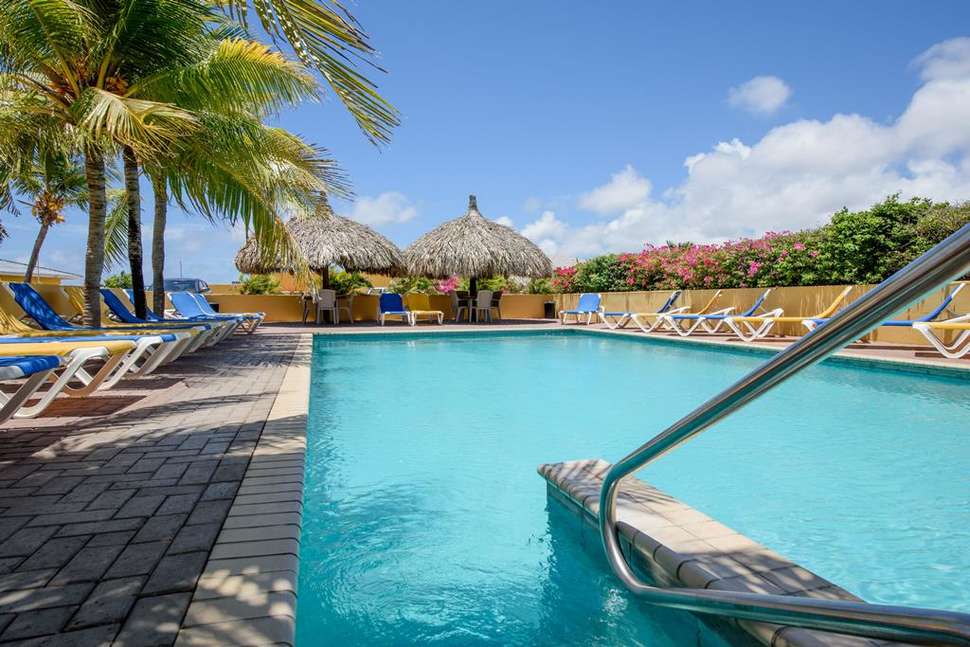 Zwembad van Pearl of the Caribbean Hotel in Willemstad, Nederlandse Antillen foto 1