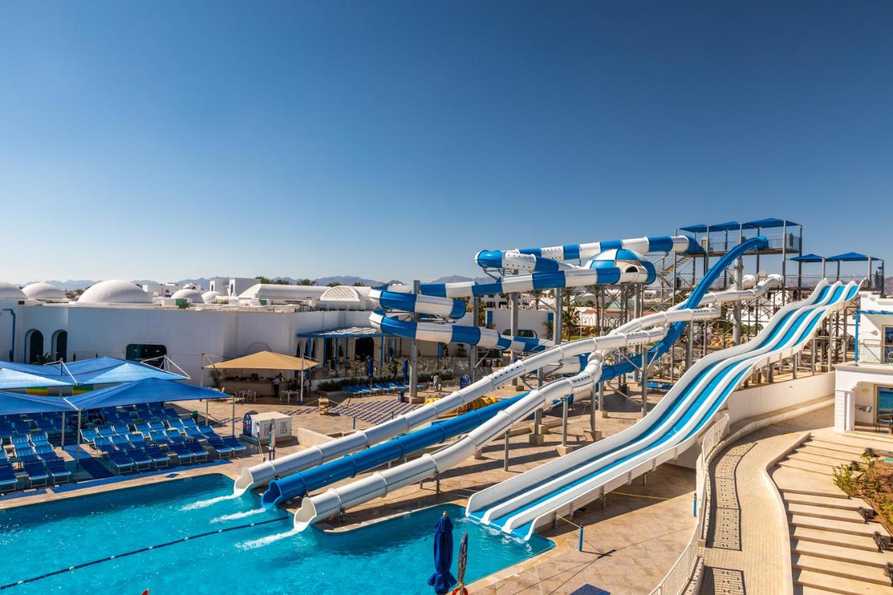Zwembad met glijbanen van Pickalbatros Albatros Palace Hotel in Sharm El Sheikh, Egypte foto 3
