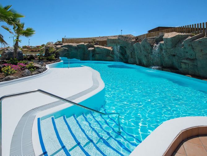 Zwembad van Pierre & Vacances Village Club Fuerteventura Origo Mare Hotel in Lajares, Canarische Eilanden foto 1