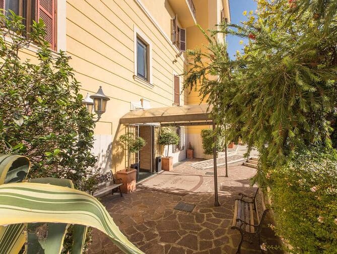 Goedkoopste aanbiedingen voor Romoli in Italie? Altijdbon.nl vergelijkt aanbieders! Altijd de laagste prijs!