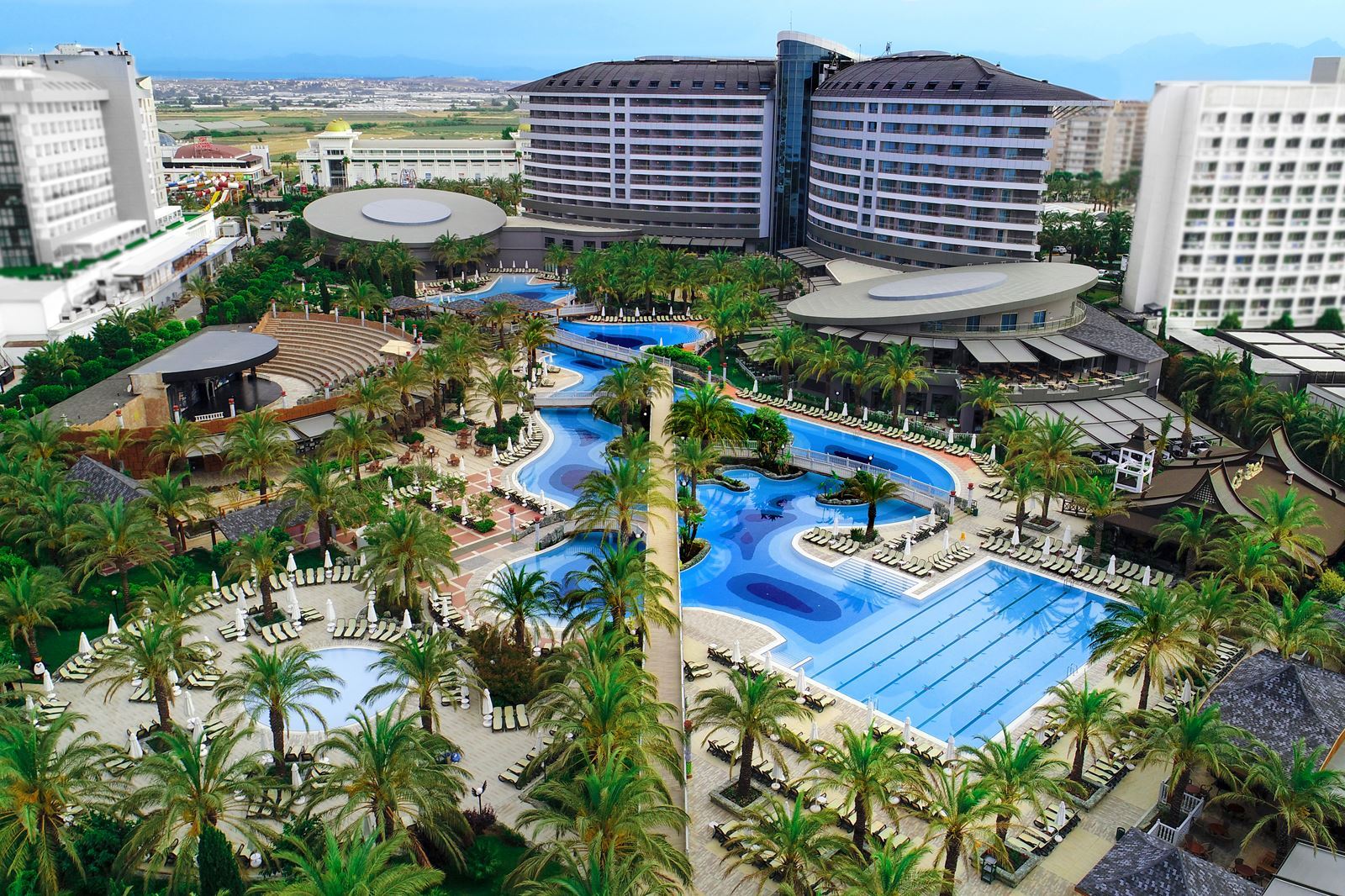 Ligging&omgeving van het Royal Wings Hotel in Lara, Turkije foto 2