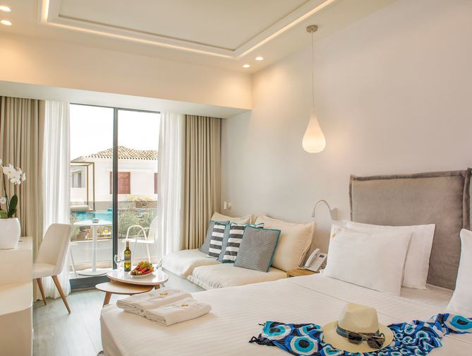 Hotelkamer in Samian Mare Suites Hotel in Néon Karlovásion, Griekenland foto 2