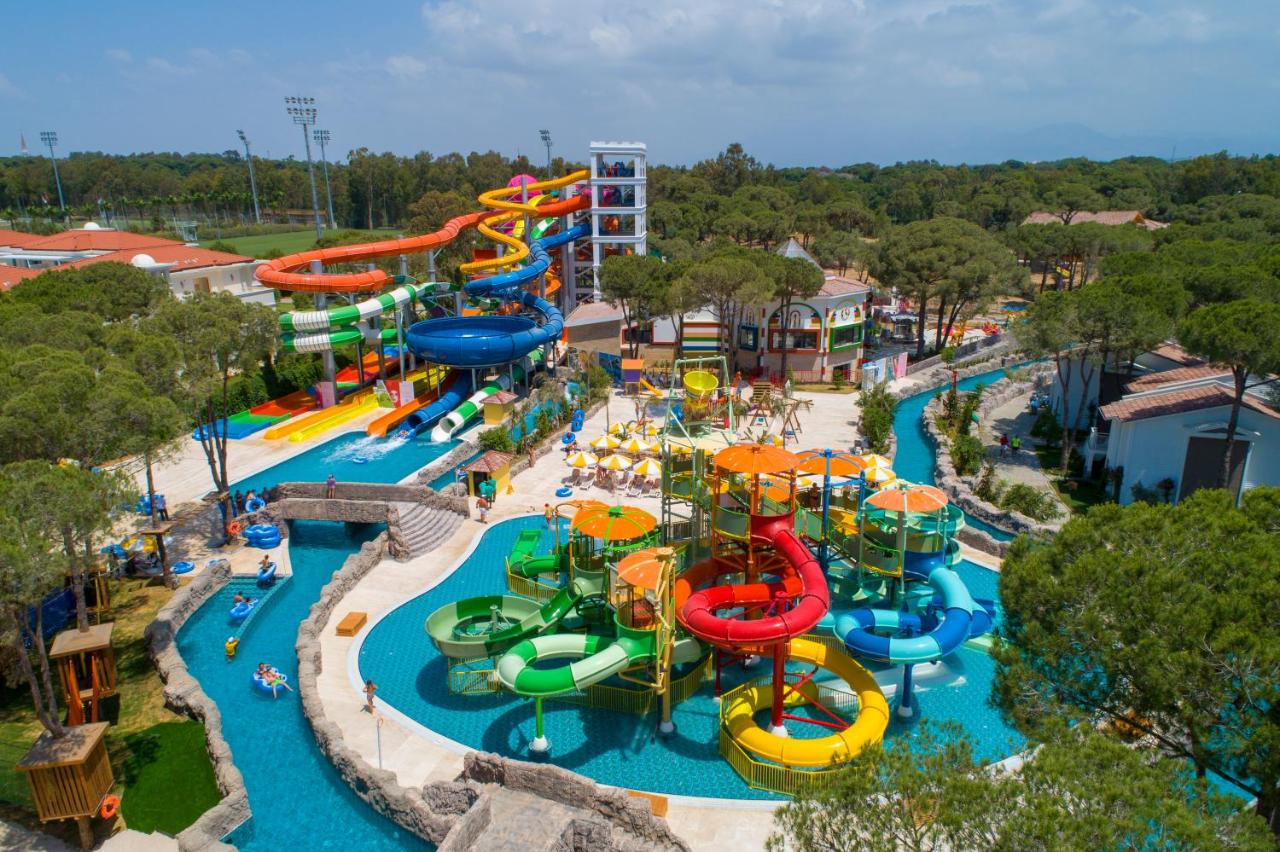 Zwembad met glijbanen van Selectum Luxury Resort Belek, Turkije foto 2