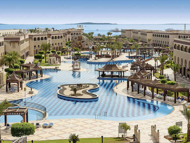 Zwembad van Sentido Mamlouk Palace Resort in Sahl Hasheesh, Egypte foto 1