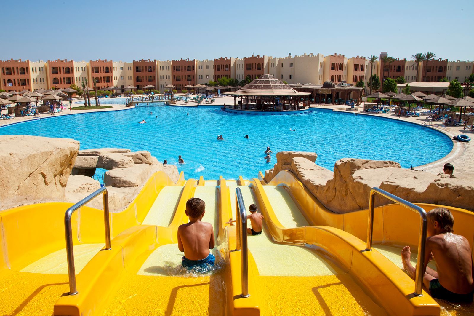 Zwembad met glijbanen van Sunrise Royal Aqua Resort Hotel in Makadi Bay, Egypte foto 3