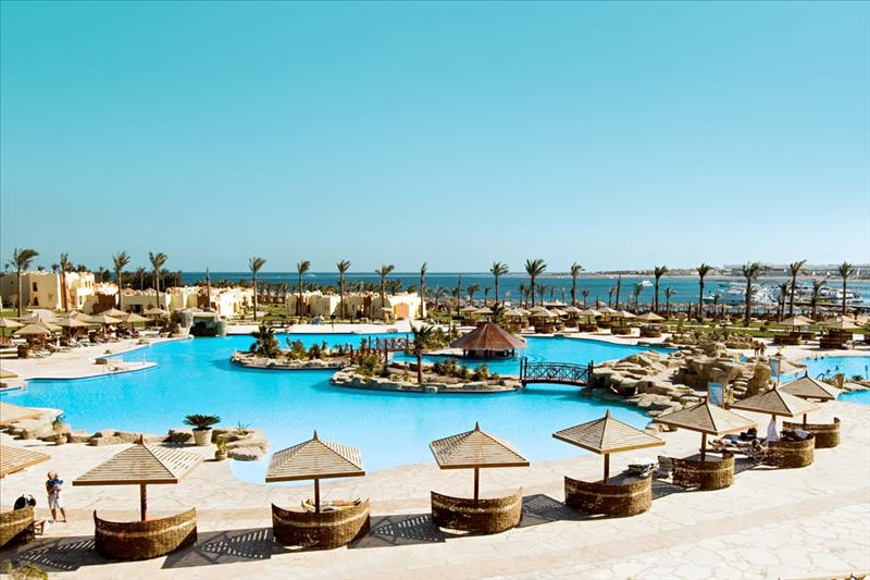 Strand bij Sunrise Royal Aqua Resort Hotel in Makadi Bay, Egypte foto 2