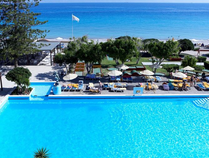 Zwembad van Sunshine Hotel in Trianda (Ialyssos), Griekenland foto 3