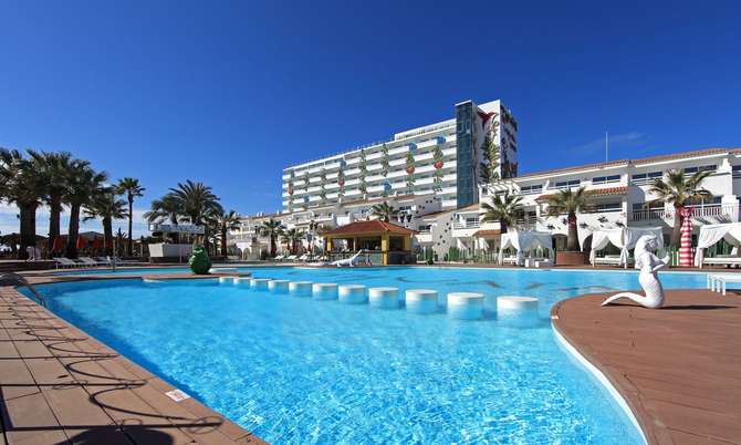 Zwembad van Ushuaia Ibiza Beach Hotel in Playa d'en Bossa, Spanje foto 3