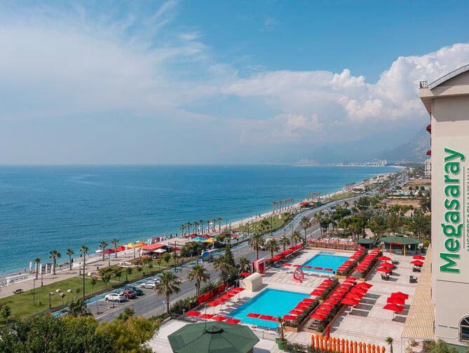 Megasaray Westbeach Antalya: Luxe All-Inclusive Deal!